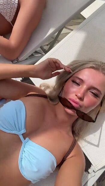Alicia johnston image