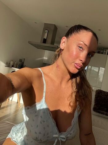 Alicia scholesx image