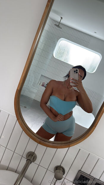 Aliciadavisfree image