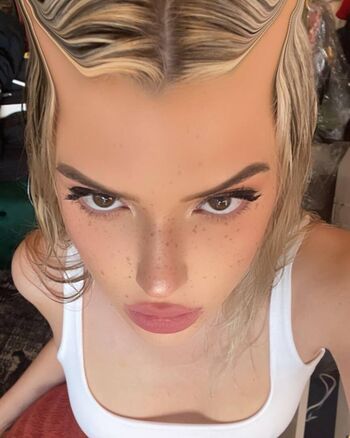 Alissa violet image