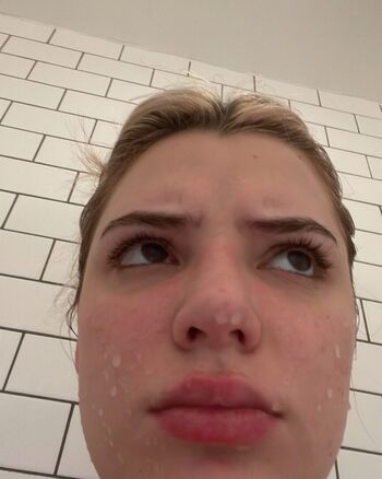 Alissa violet image