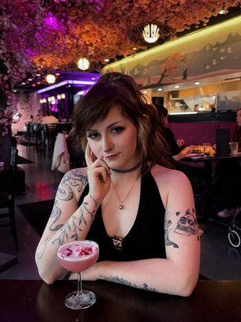 Allie tricaso image