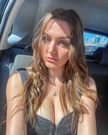 Ally hardesty image