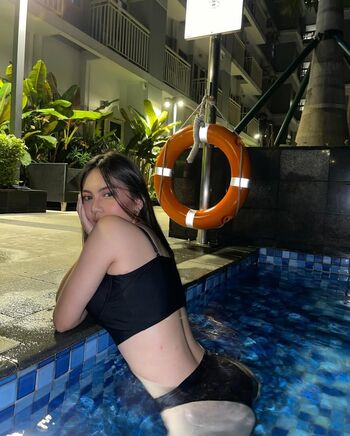 Allysa amogues image