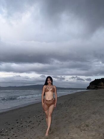 Allysa amogues image