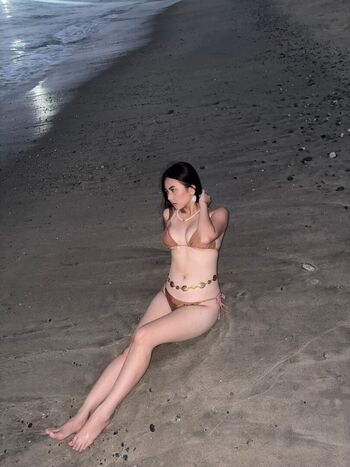 Allysa amogues image