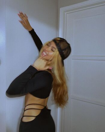 Alyanna joelle page 3 image