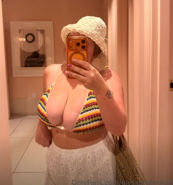 Alyssaholmes6969 page 3 image