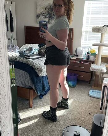 Alyssathehotmessexpress image