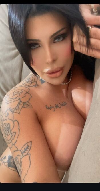 Amanda milion page 3 image