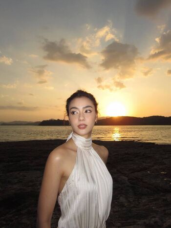 Amanda obdam page 2 image