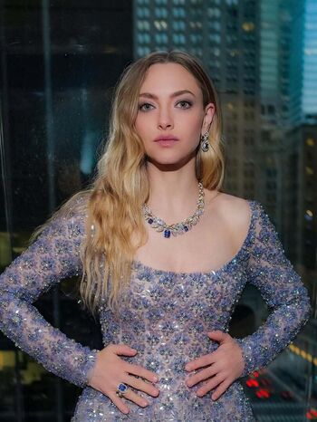 Amanda seyfried 1 page 2 image