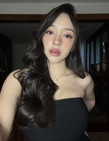 Amanda zahra page 2 image