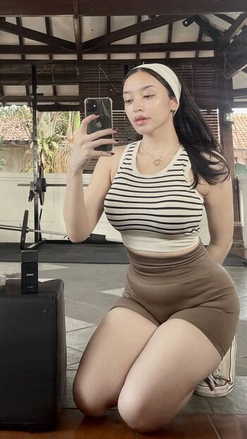 Amanda zahra image