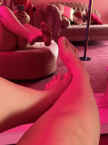 Amandhafeetgirl image