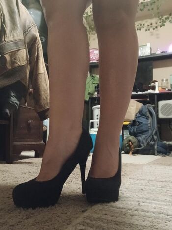 Amateur foot fetish content image