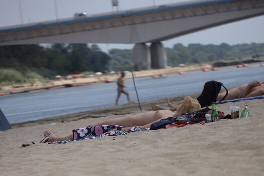 Amateur voyeur page 3 image