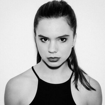 Amber broos image