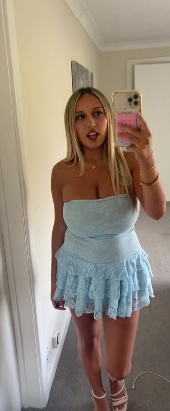 Amber isabella image