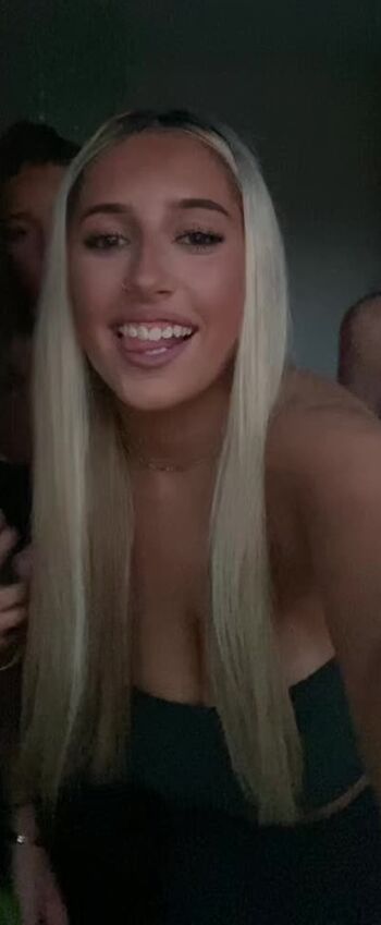 Amber isabella image