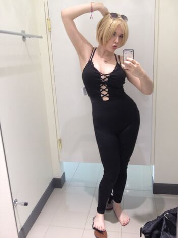 Amber lee connors image