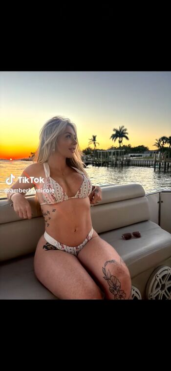 Amberlyynicole image