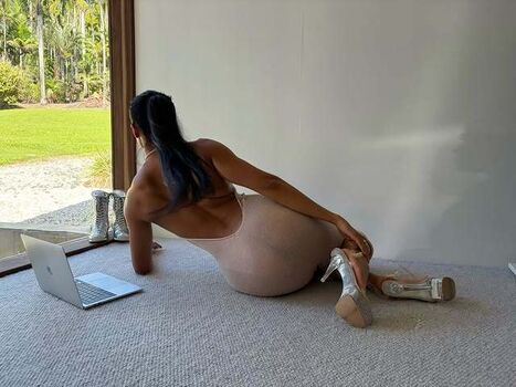 Ambra guiotto 1 page 2 image