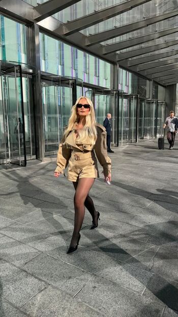 Amelia eve gibson image