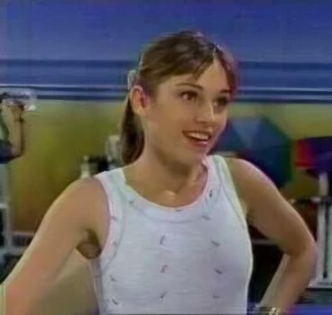 Amy jo johnson image