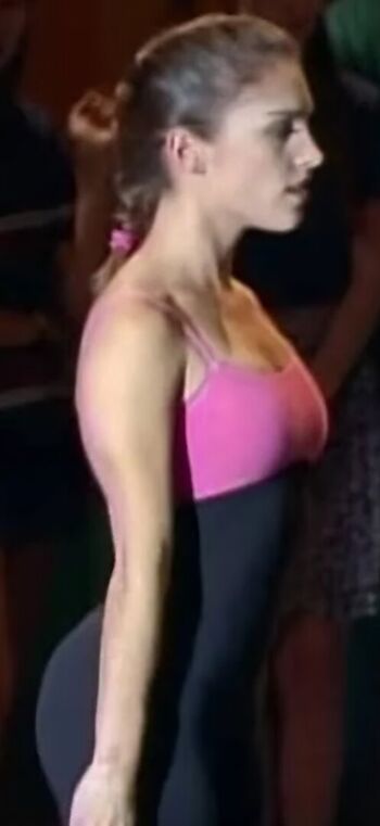 Amy jo johnson image