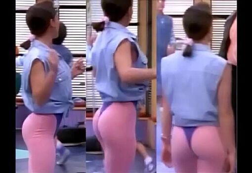 Amy jo johnson image