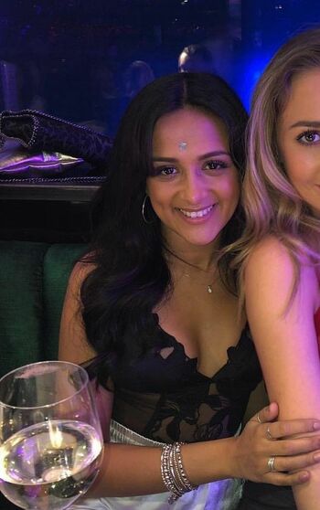 Amy leigh hickman image