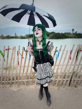 Amy roberts image