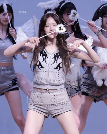 An Yujin 안유진 |