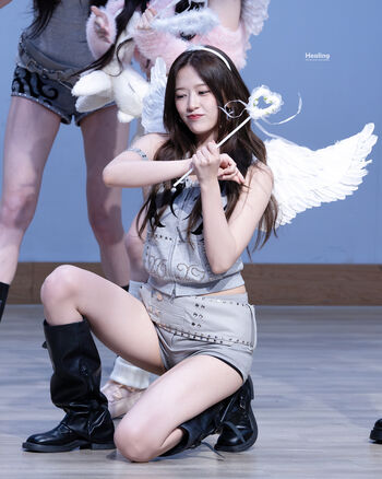 An Yujin 안유진 |