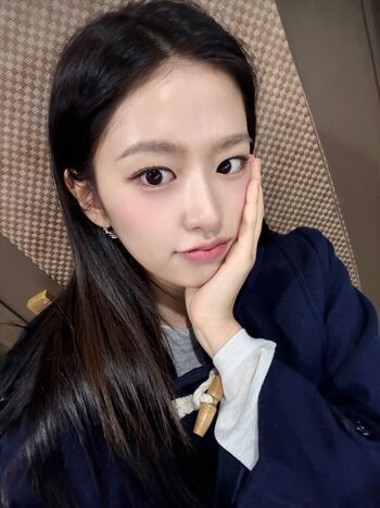 An Yujin 안유진 |