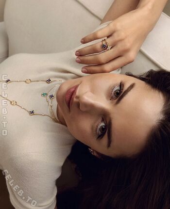 Ana de armas 1 page 7 image