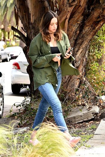 Ana de armas 1 page 6 image