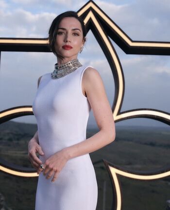Ana de armas 1 page 5 image