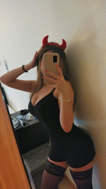 Ana esteves image