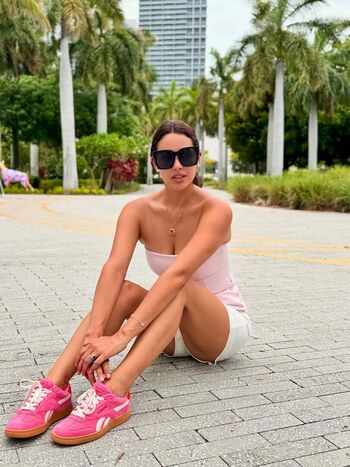 Ana yancy clavel image