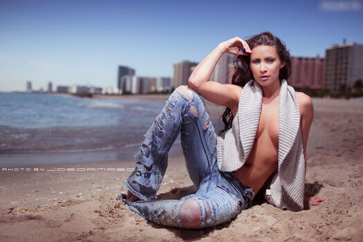Anais zanotti image