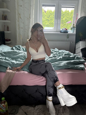 Aneczkaa 05 image