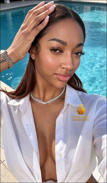 Angel reese image