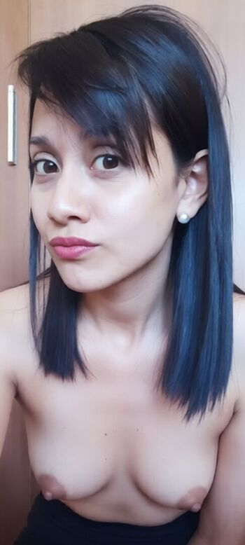 Angela leiva image