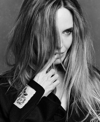 Angelina jolie image