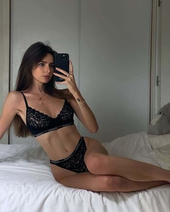 Angelina texier page 2 image