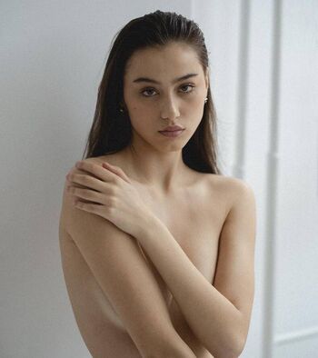 Ania rybak image