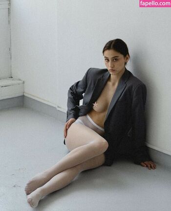 Ania rybak image