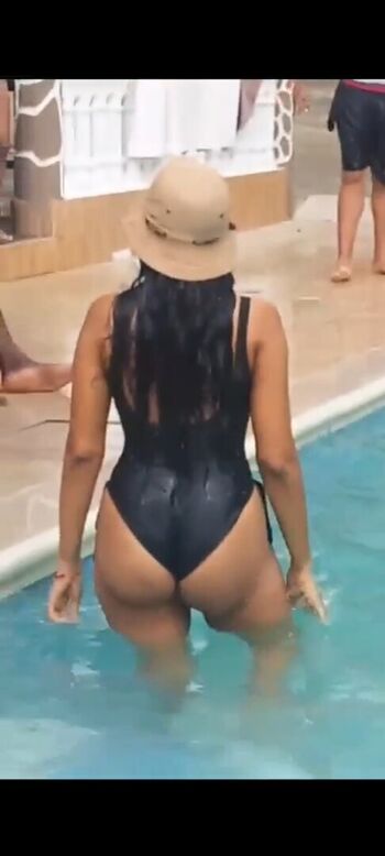 Anleny frias image